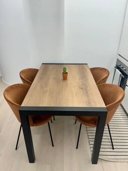 Modern Apartment - Walking Distance To Milan Central Station Екстериор снимка