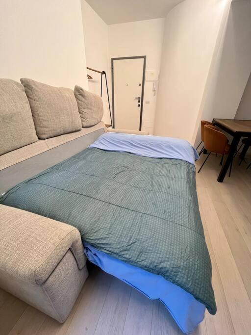 Modern Apartment - Walking Distance To Milan Central Station Екстериор снимка